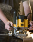 Фрезер сетевой DeWALT DW621KT